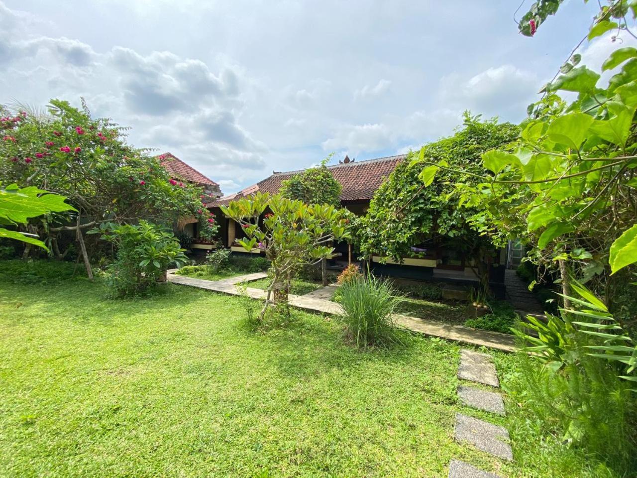 Pomelo Guest House Ubud Exterior foto